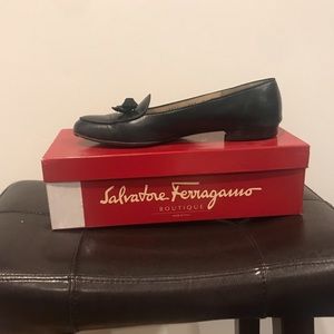 Ferragamo Varina Calfskin leather flats.